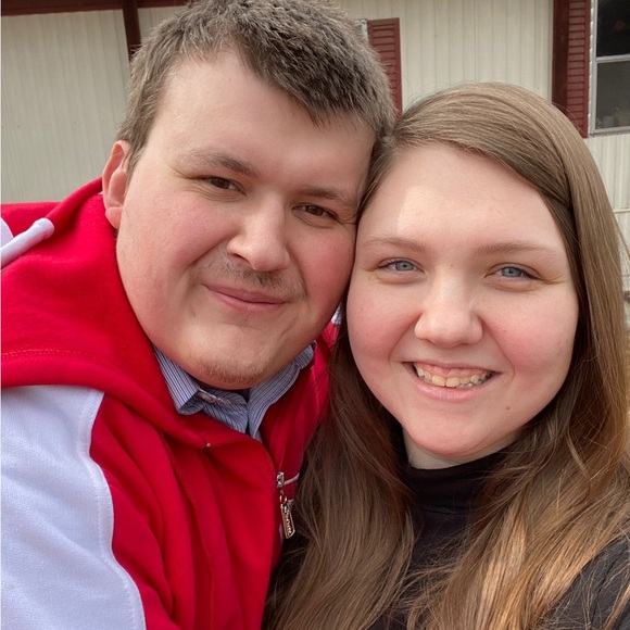 Meet your Posher, Carleigh - Picture 1 of 1